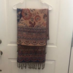 Reversible pashmina scarf